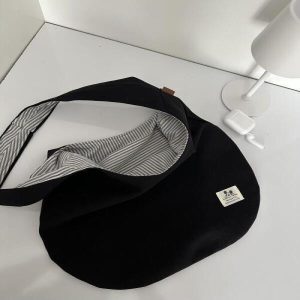 کیف دوشی زنانه مدل توت بگ هوبو کد HB01